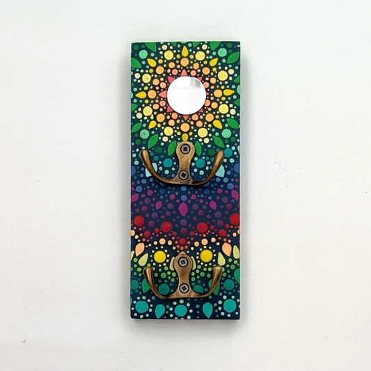 Colección Constelaciones - Perchero Grial Esmeralda - Iris Viva - 13x25cm