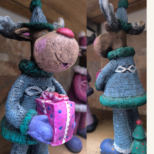 Reno Navideño Traje Verde – Arte Vivo – 13x30cm
